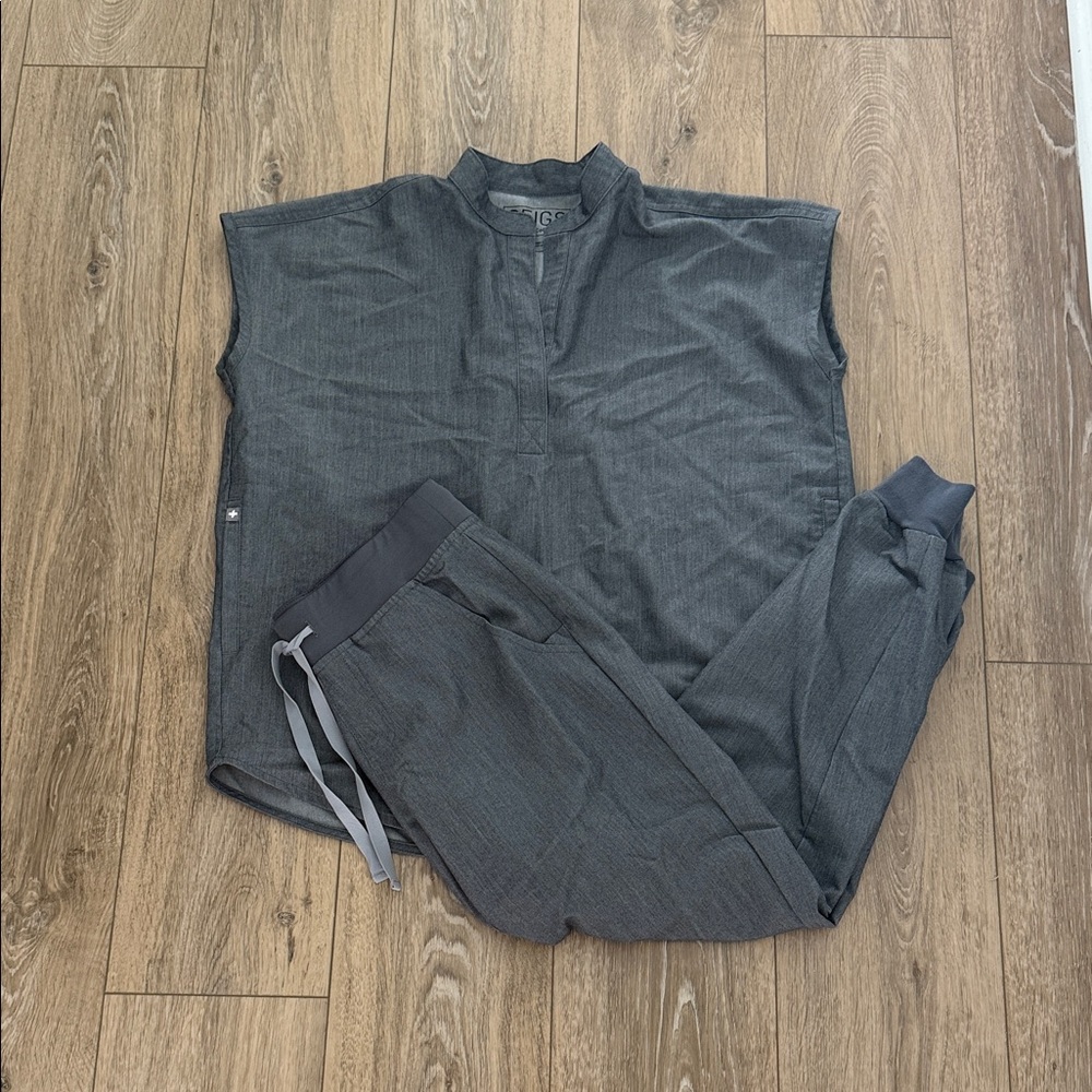 Figs Gray Women's Scrub Set
